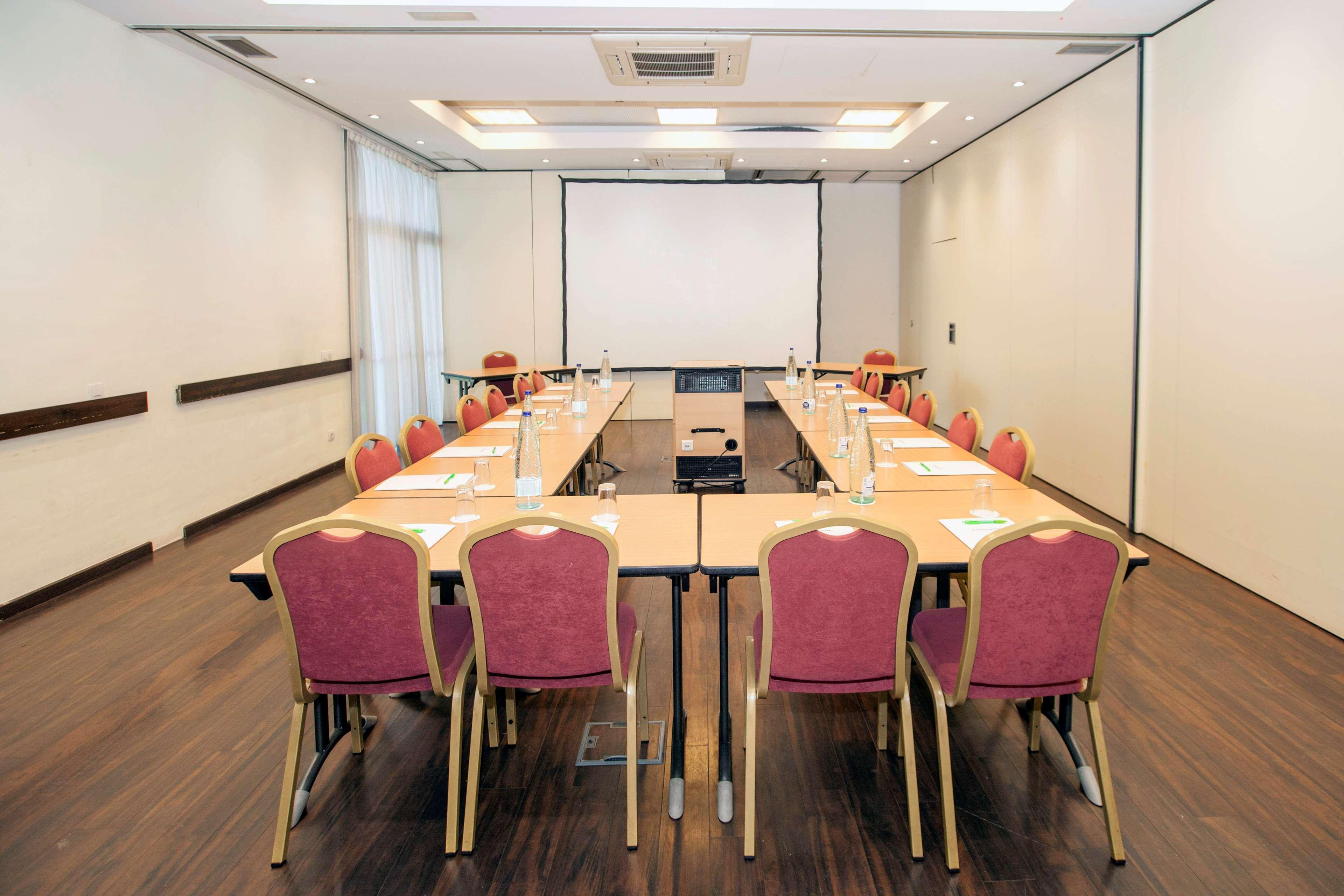 Travelodge Bcn Cornella Fira Cornellà de Llobregat Eksteriør billede