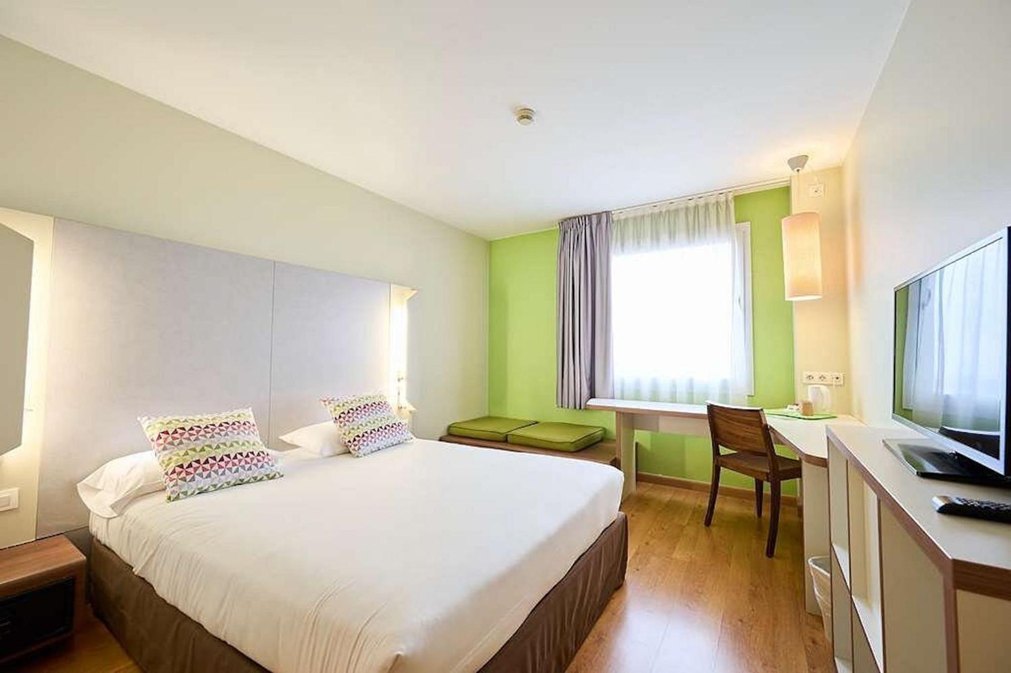 Travelodge Bcn Cornella Fira Cornellà de Llobregat Eksteriør billede