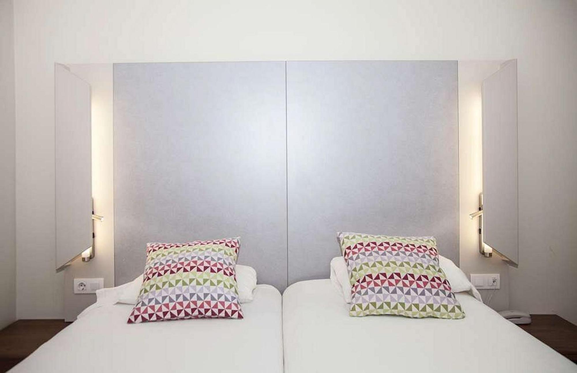 Travelodge Bcn Cornella Fira Cornellà de Llobregat Eksteriør billede